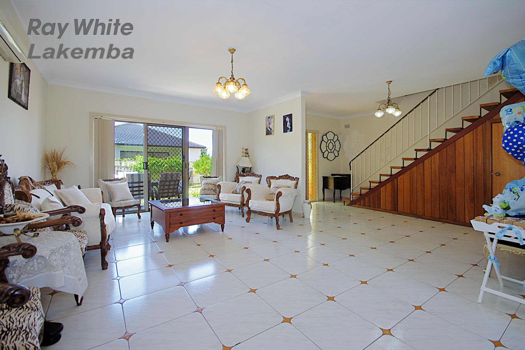118 Acacia Avenue, Greenacre - Thumbnail 2