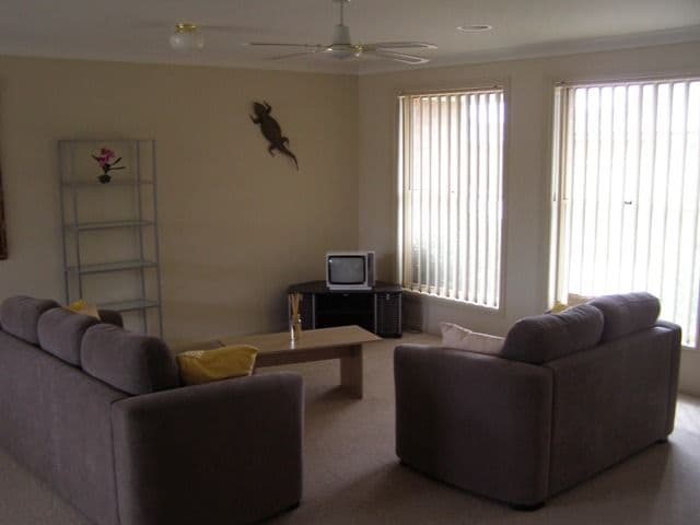 4 Covent Close, ORANGE NSW 2800, Orange - Thumbnail 2