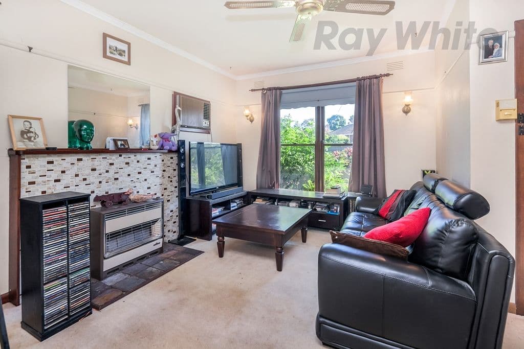 4 Callow Street, Golden Point VIC 3350, Golden Point - Thumbnail 2