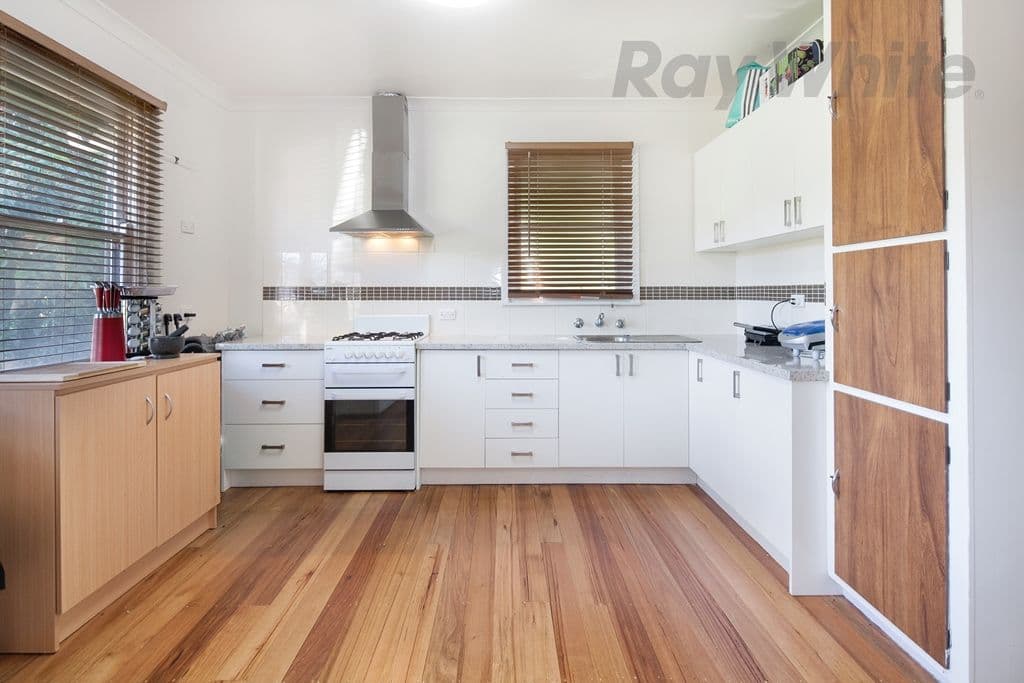 4 Callow Street, Golden Point VIC 3350, Golden Point - Thumbnail 3