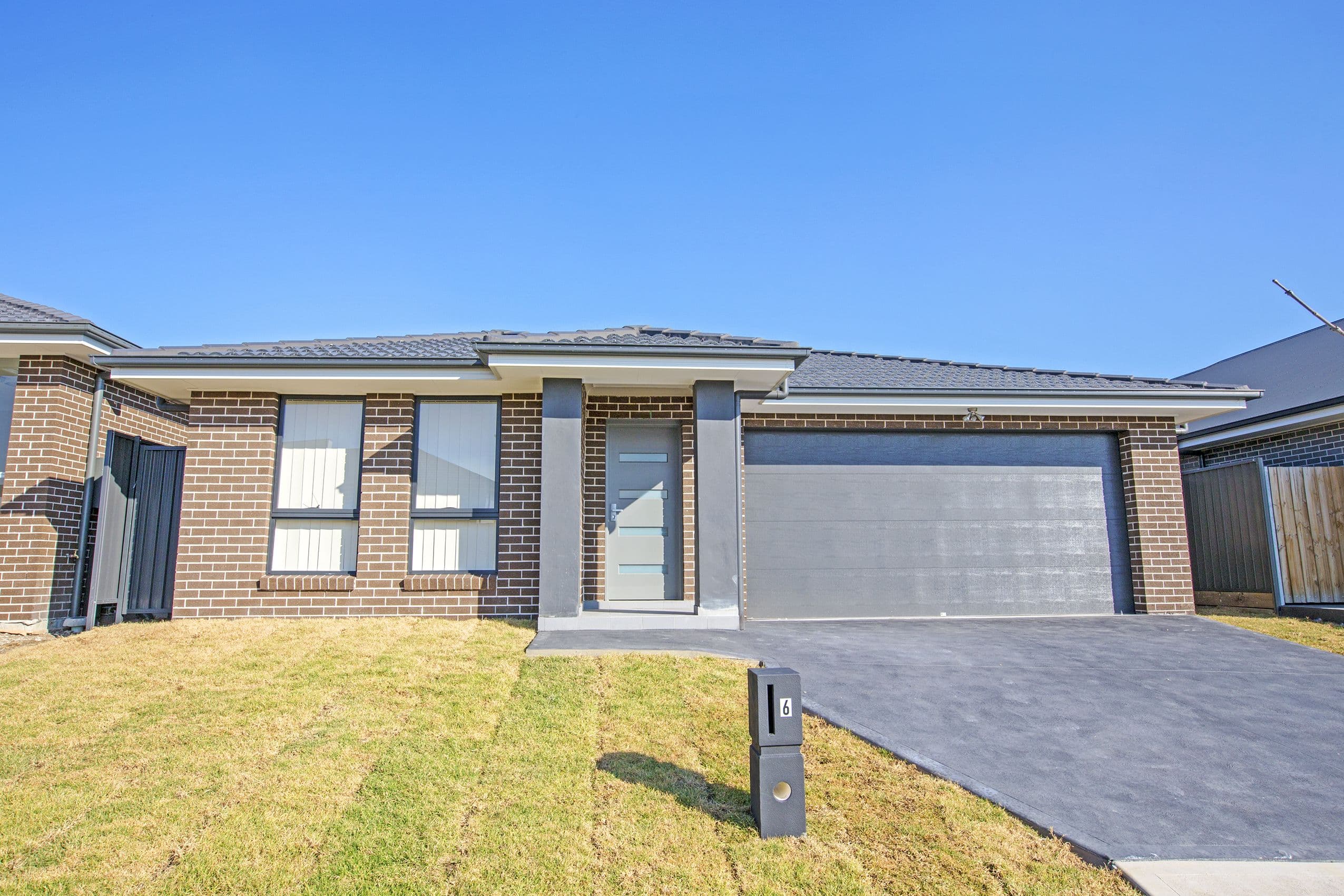 6 Thorpe Circuit, Oran Park - Image 1