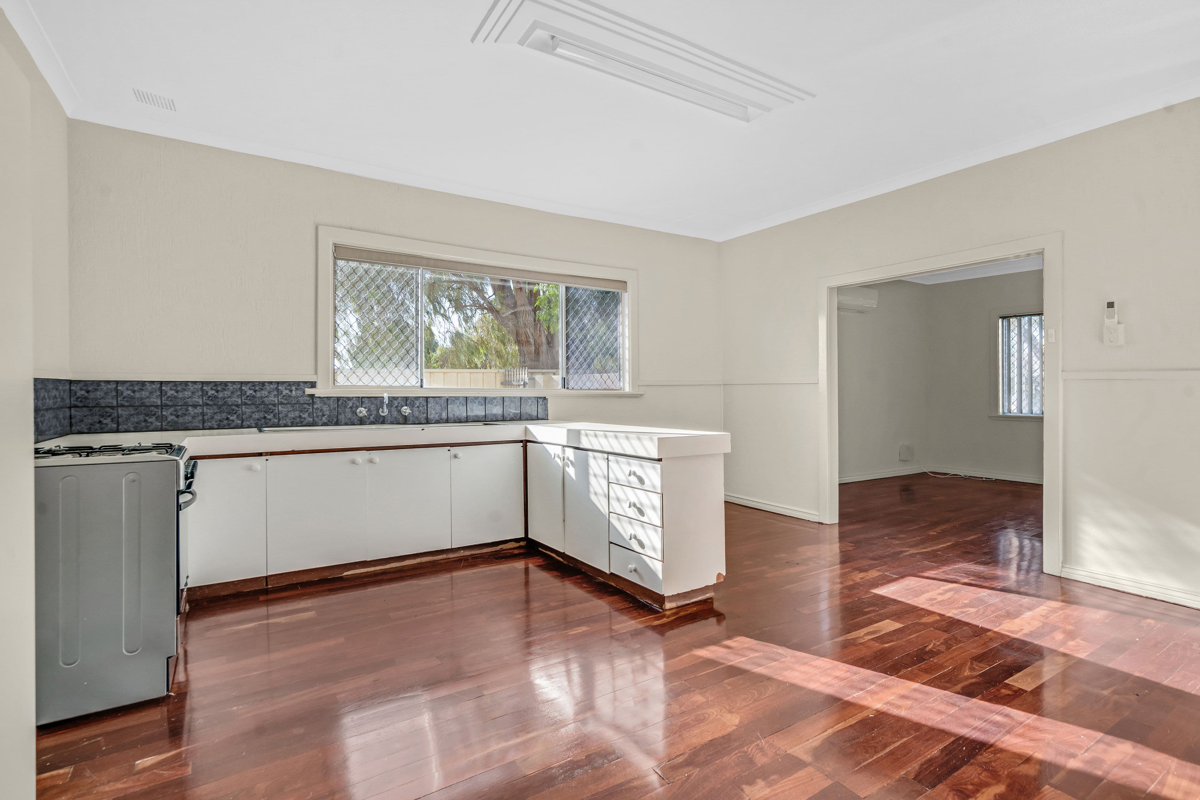 23 Morfitt Street, Mandurah WA 6210, Mandurah - Thumbnail 4