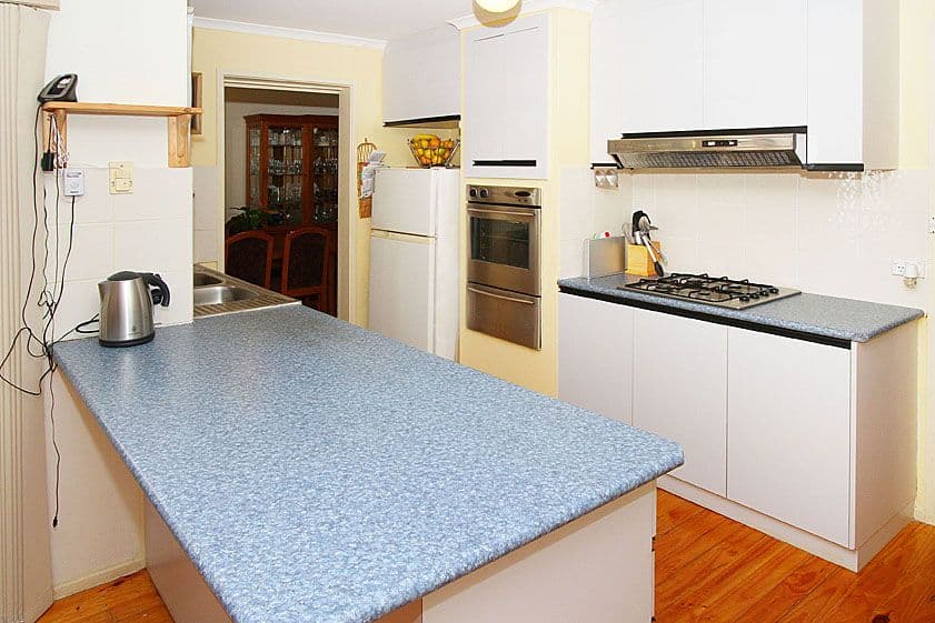 20 Hinkler Drive, MILL PARK VIC 3082, Mill Park - Thumbnail 2