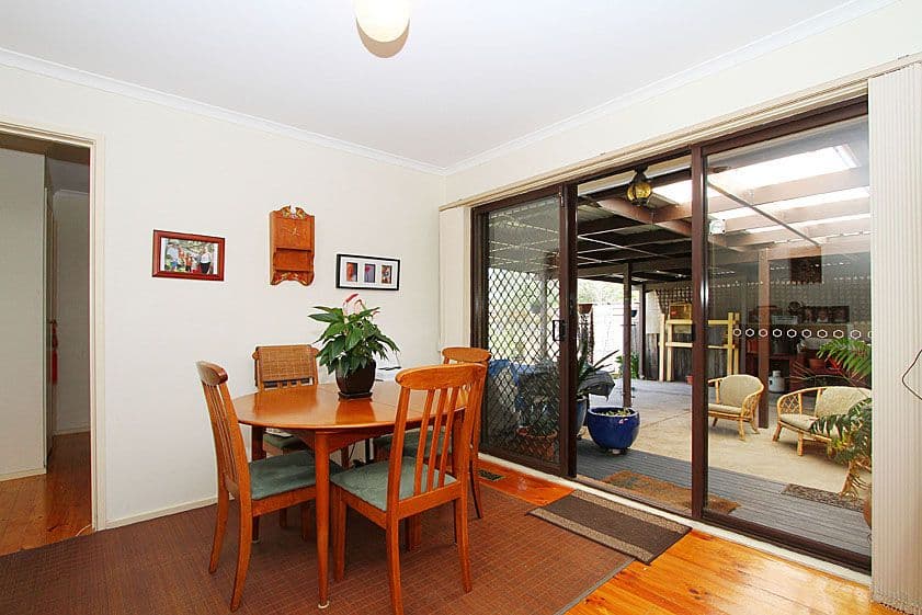 20 Hinkler Drive, MILL PARK VIC 3082, Mill Park - Thumbnail 3