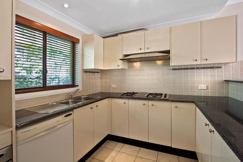 9 Sawyer Crescent, LANE COVE NSW 2066, Lane Cove North - Thumbnail 2