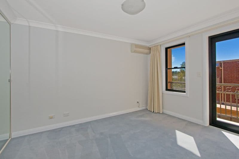 9 Sawyer Crescent, LANE COVE NSW 2066, Lane Cove North - Thumbnail 4