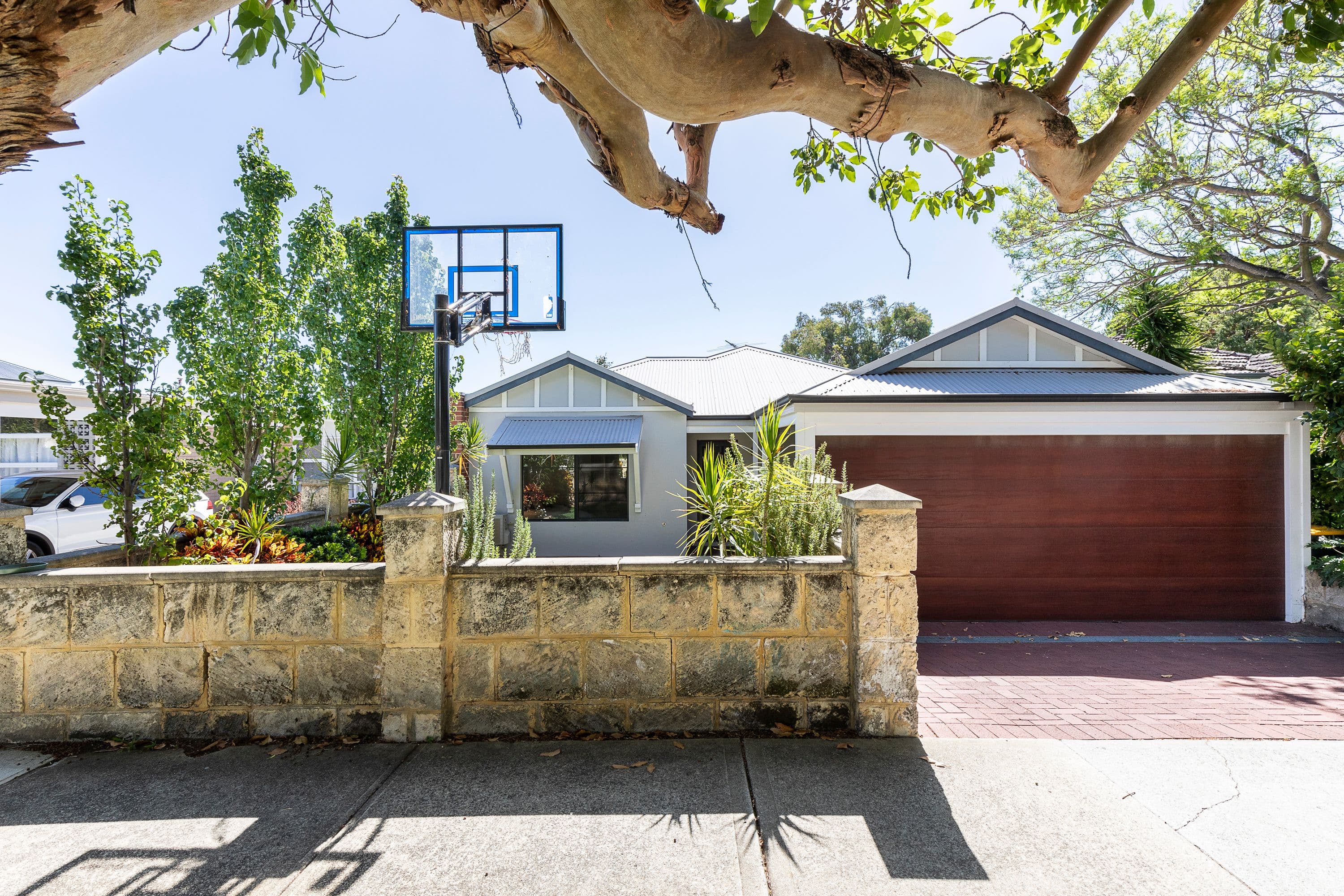 33 Buxton Street, Mount Hawthorn WA 6016, Mount Hawthorn - Thumbnail 2