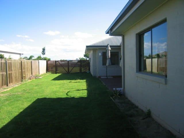 8 Twin Lakes Drive, MURRUMBA DOWNS QLD 4503, Murrumba Downs - Thumbnail 2