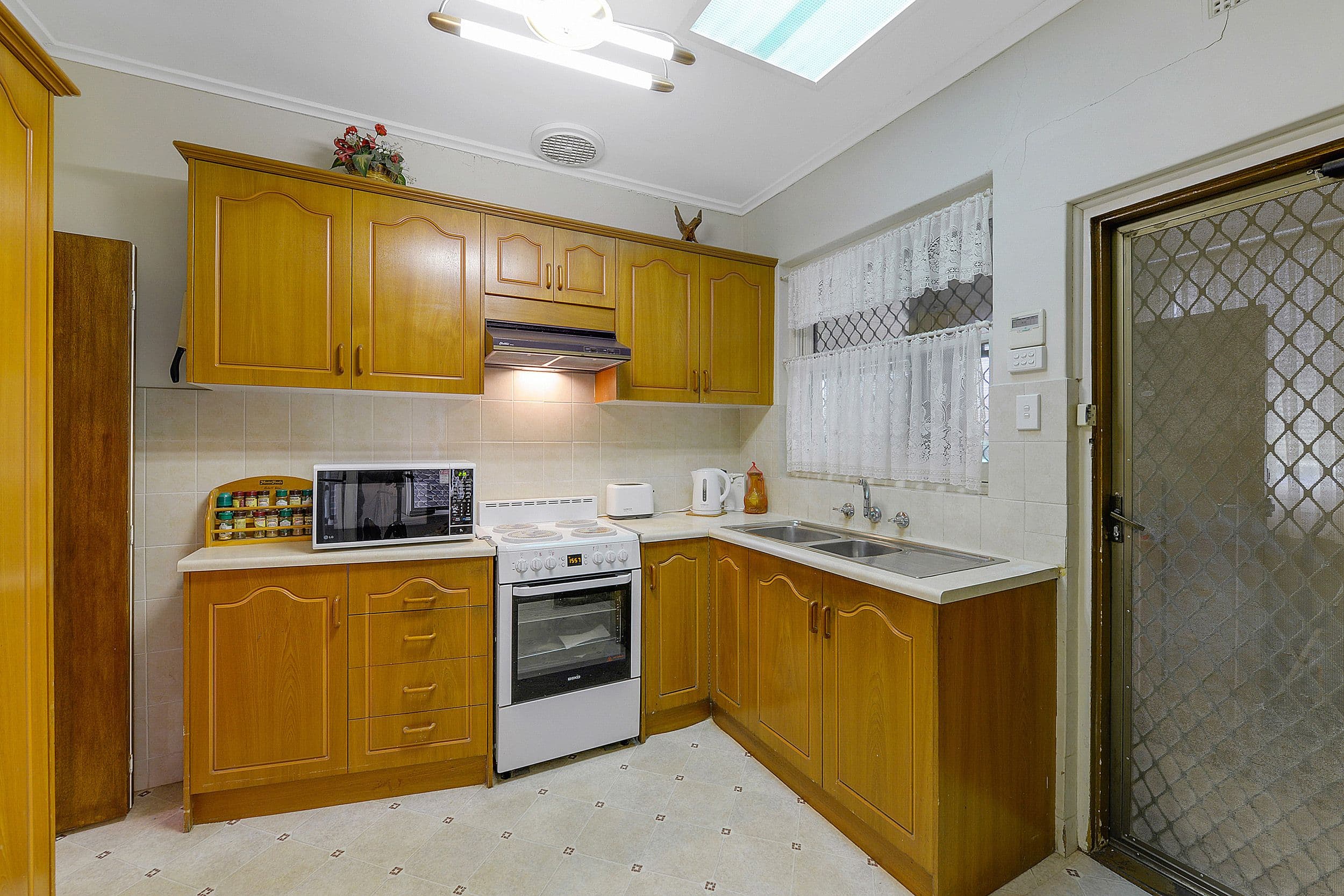 27 Hillsea Avenue, Clearview SA 5085, Clearview - Thumbnail 8