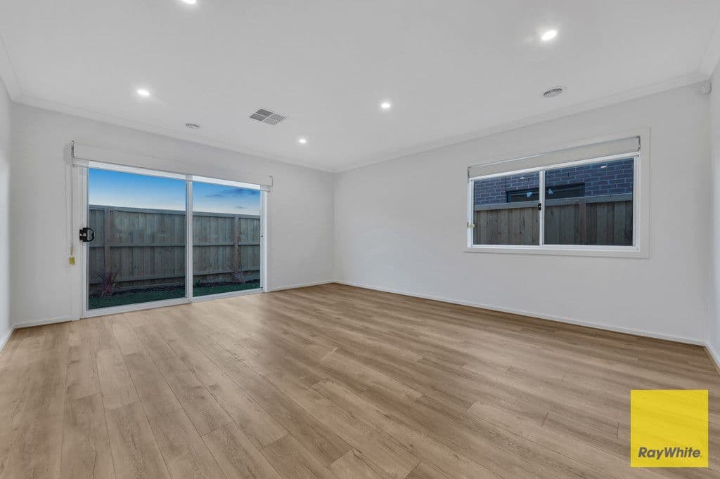 22 Leeward Drive, Tarneit VIC 3029, Tarneit - Thumbnail 2