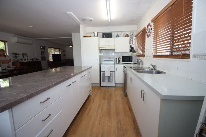 30 Coombabah Road, Biggera Waters QLD 4216, Biggera Waters - Thumbnail 6