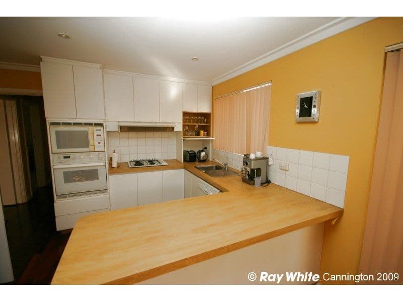 8 Corona Crescent, CANNINGTON WA 6107, Cannington - Thumbnail 2