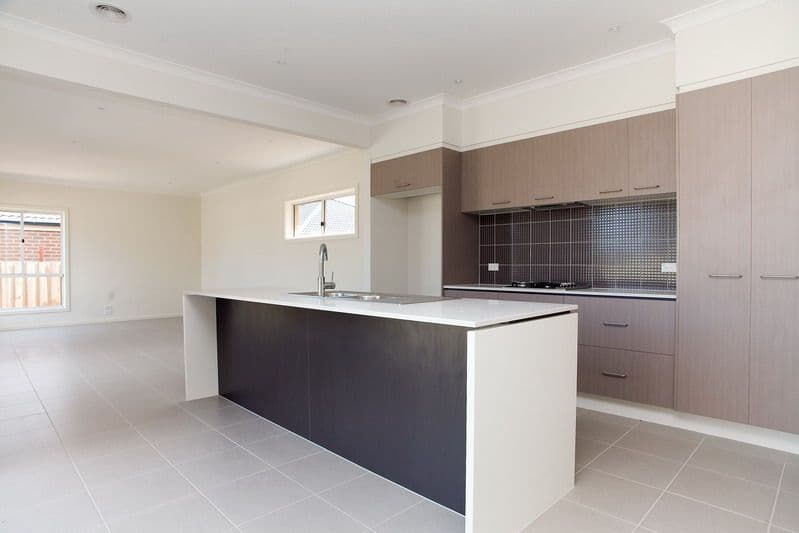 10 Bacchus Drive, EPPING VIC 3076, Epping - Thumbnail 2