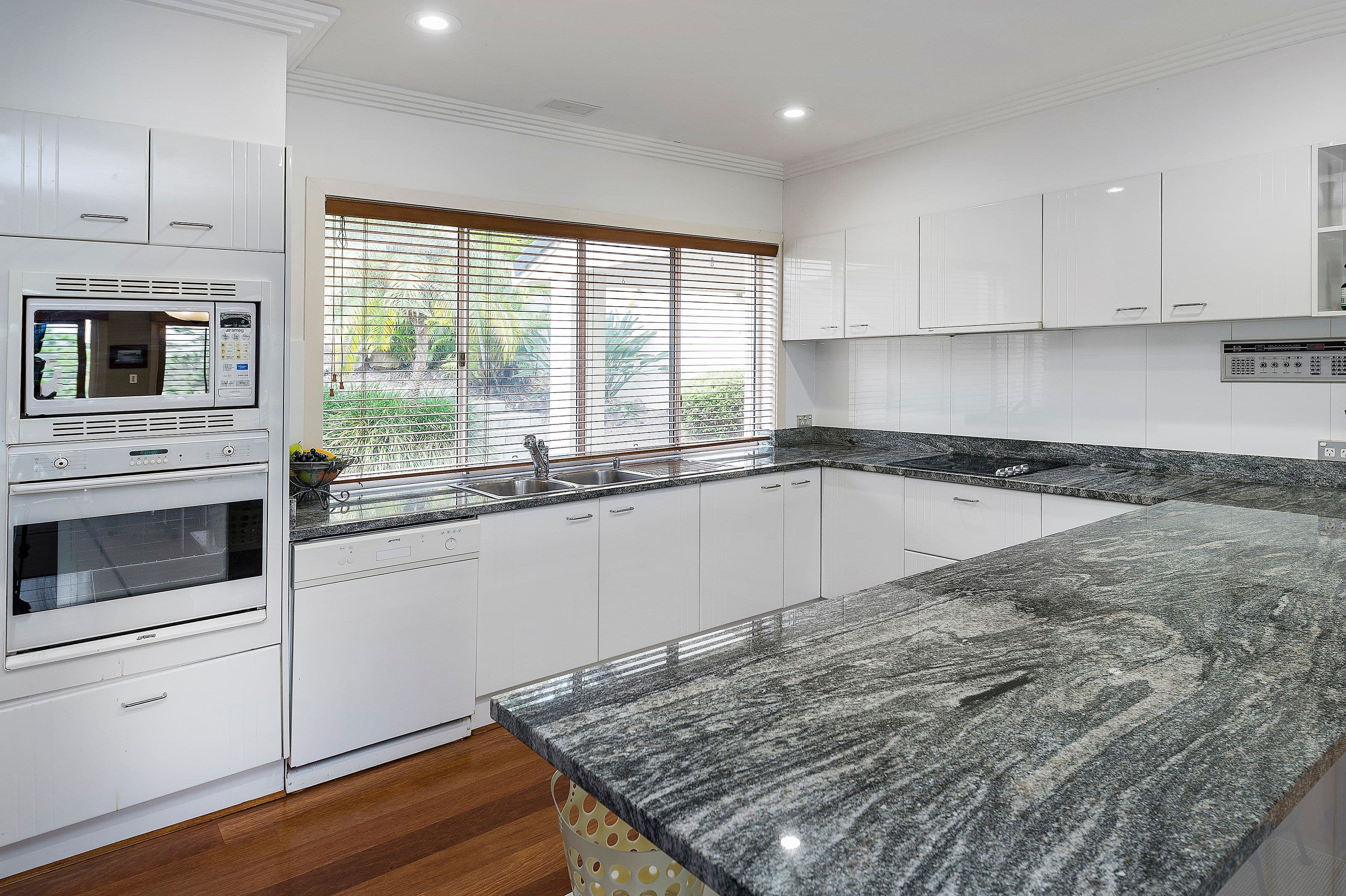 5927 Turnberry Terrace, SANCTUARY COVE QLD 4212, Sanctuary Cove - Thumbnail 8