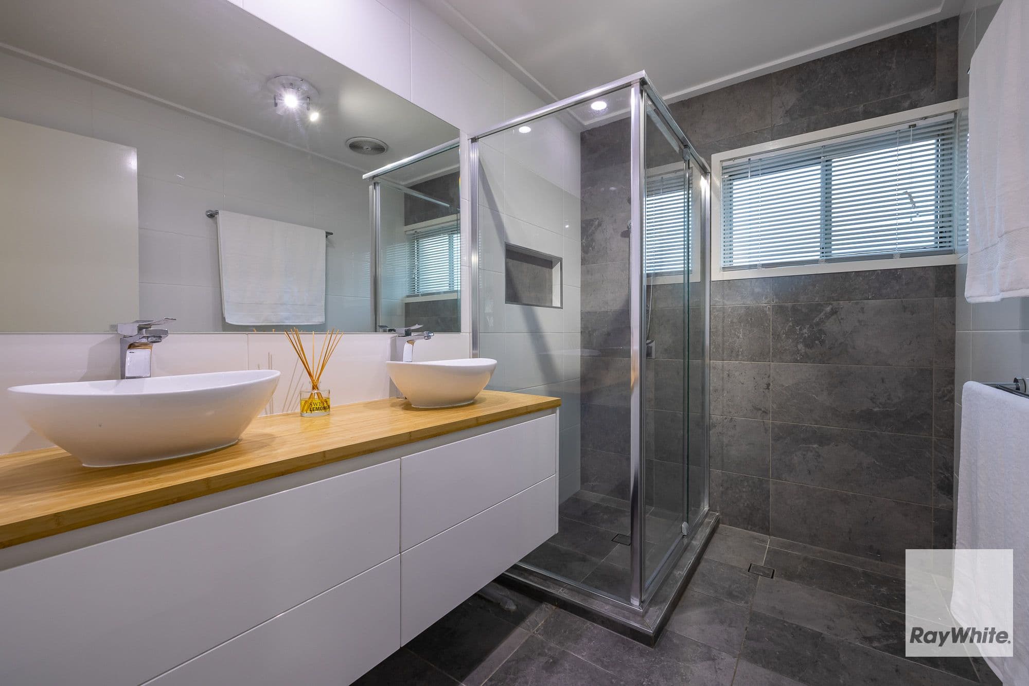 235 Main Street, Redland Bay QLD 4165, Redland Bay - Thumbnail 2