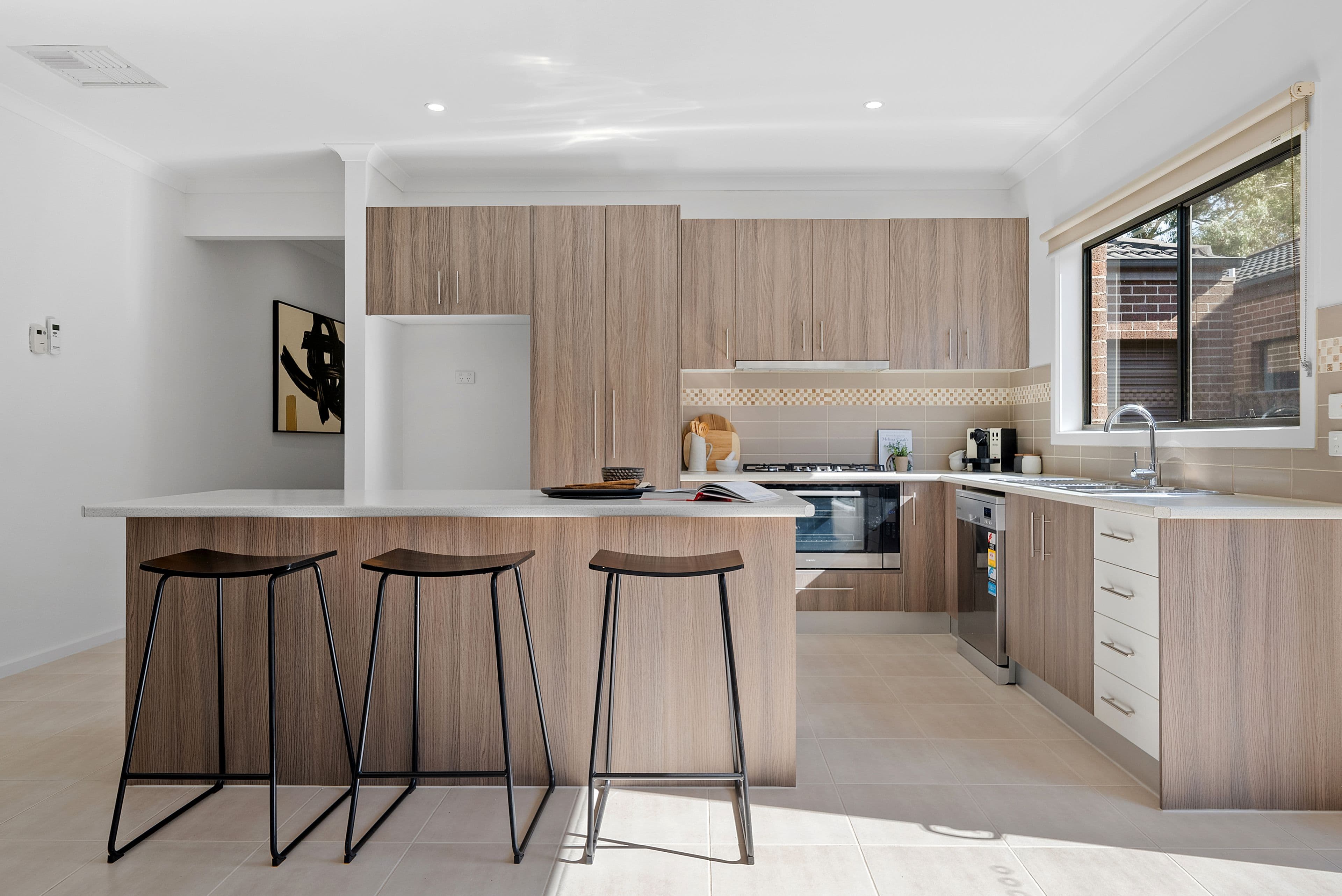 2 Howatt Place, South Morang VIC 3752, South Morang - Thumbnail 2