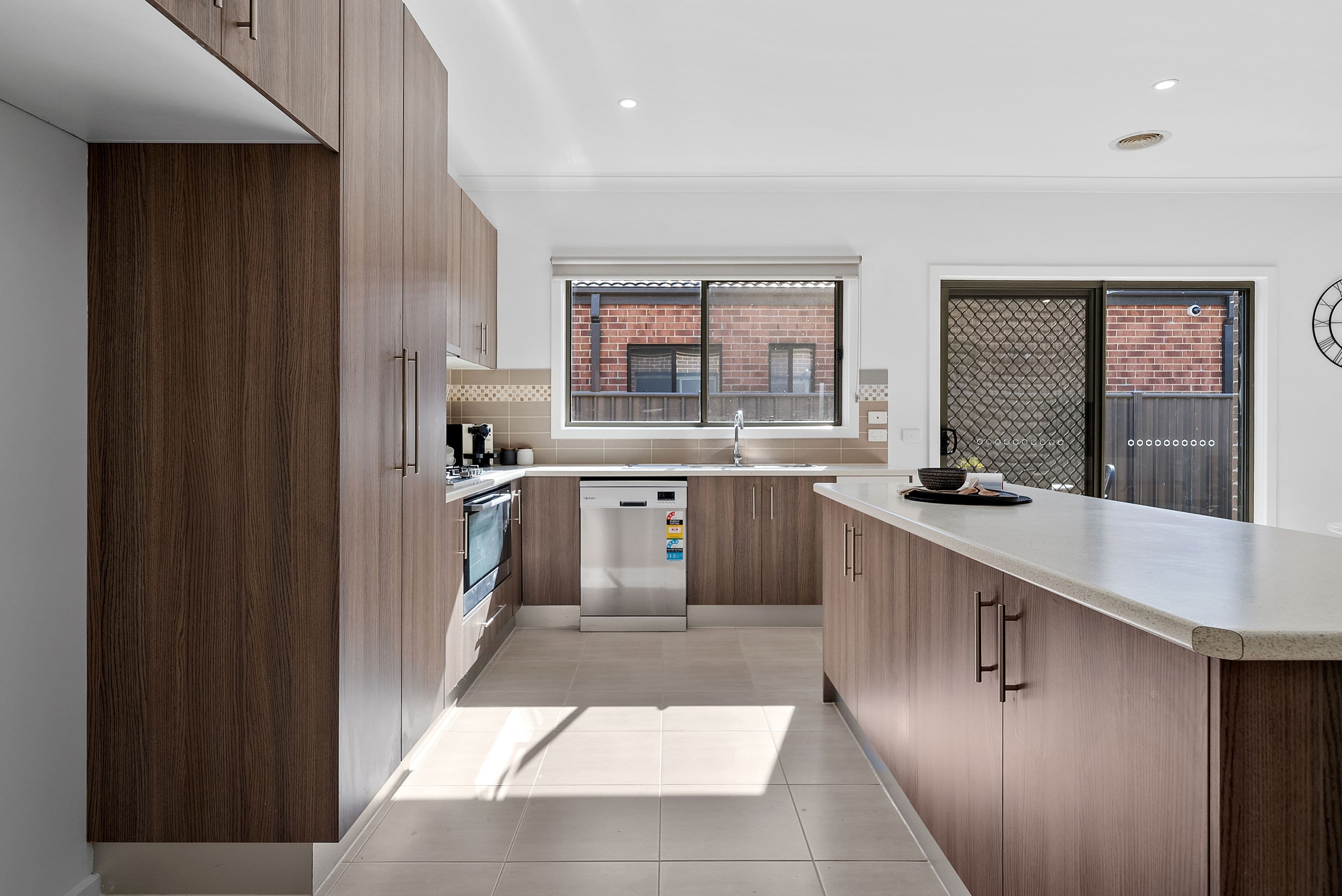 2 Howatt Place, South Morang VIC 3752, South Morang - Thumbnail 3