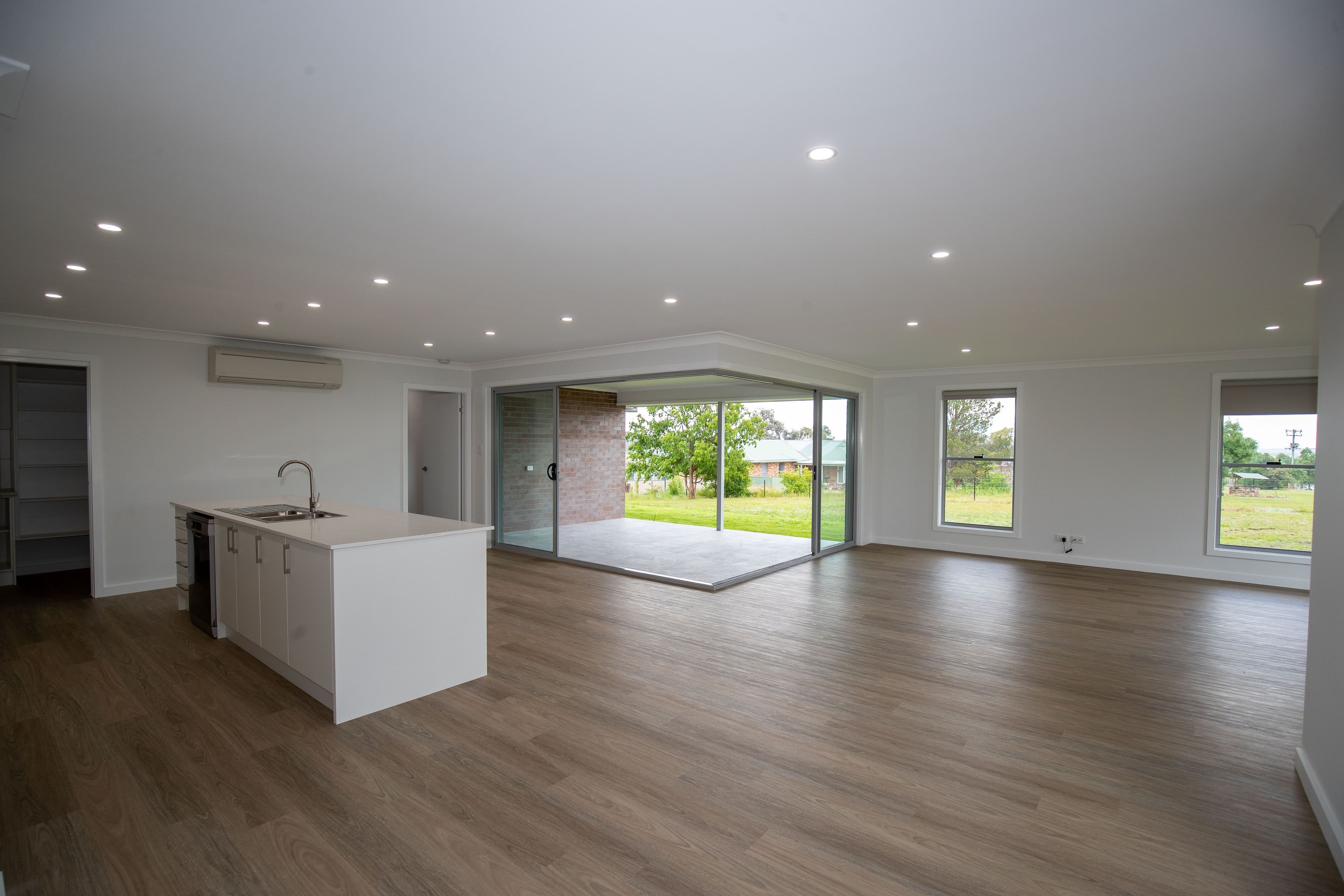 15 Hampton Court, Inverell NSW 2360, Inverell - Image 1