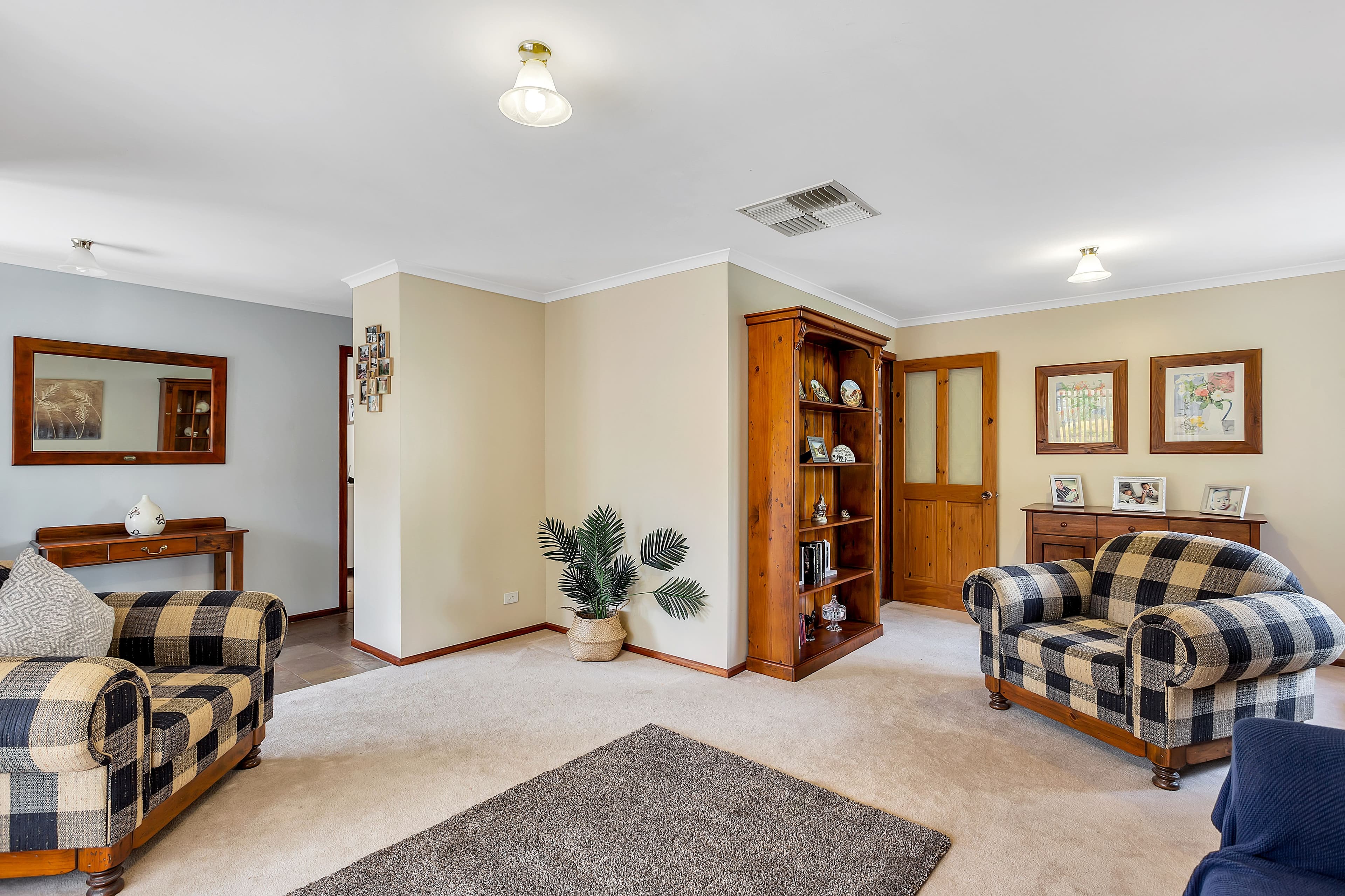 6 Pridham Court, Aberfoyle Park SA 5159, Aberfoyle Park - Thumbnail 2