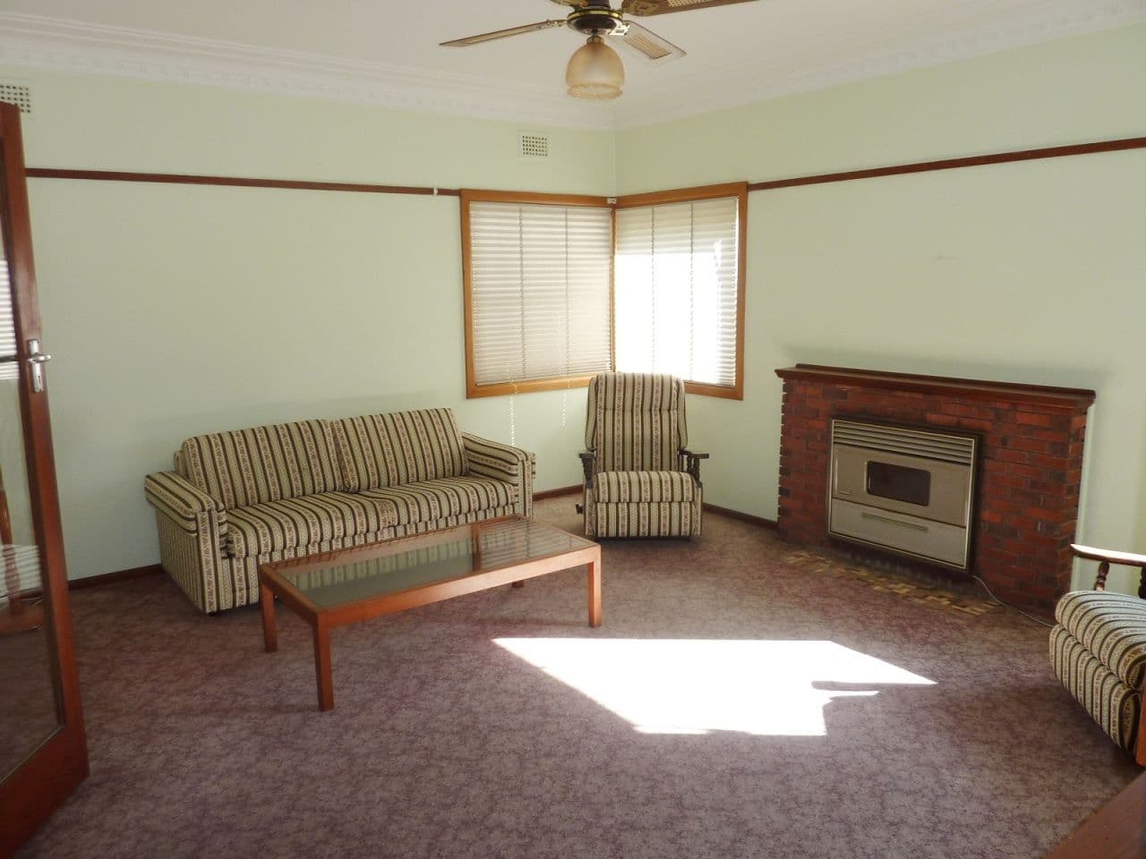 43 Royal Crescent, WOONONA NSW 2517, Woonona - Thumbnail 2