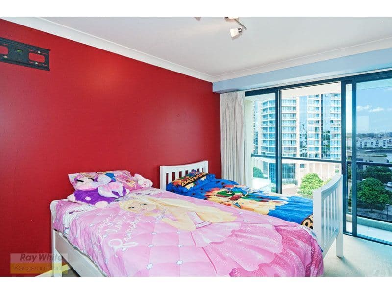 45 Deakin Street, KANGAROO POINT QLD 4169, Kangaroo Point - Thumbnail 7