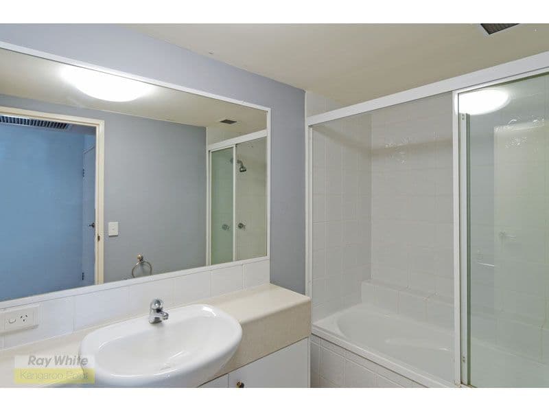 45 Deakin Street, KANGAROO POINT QLD 4169, Kangaroo Point - Thumbnail 8