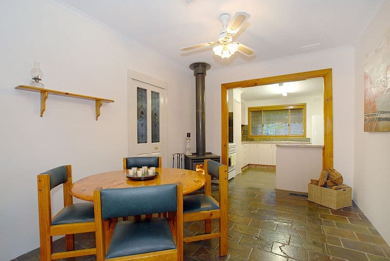 8 Camellia Court, DOVETON VIC 3177, Doveton - Thumbnail 7