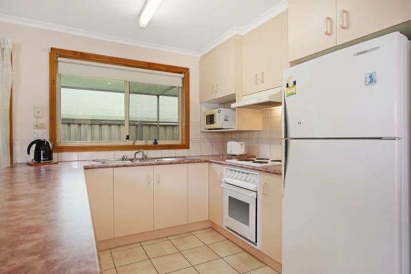 4 Hovell Street, Yarrawonga VIC 3730, Yarrawonga - Thumbnail 4