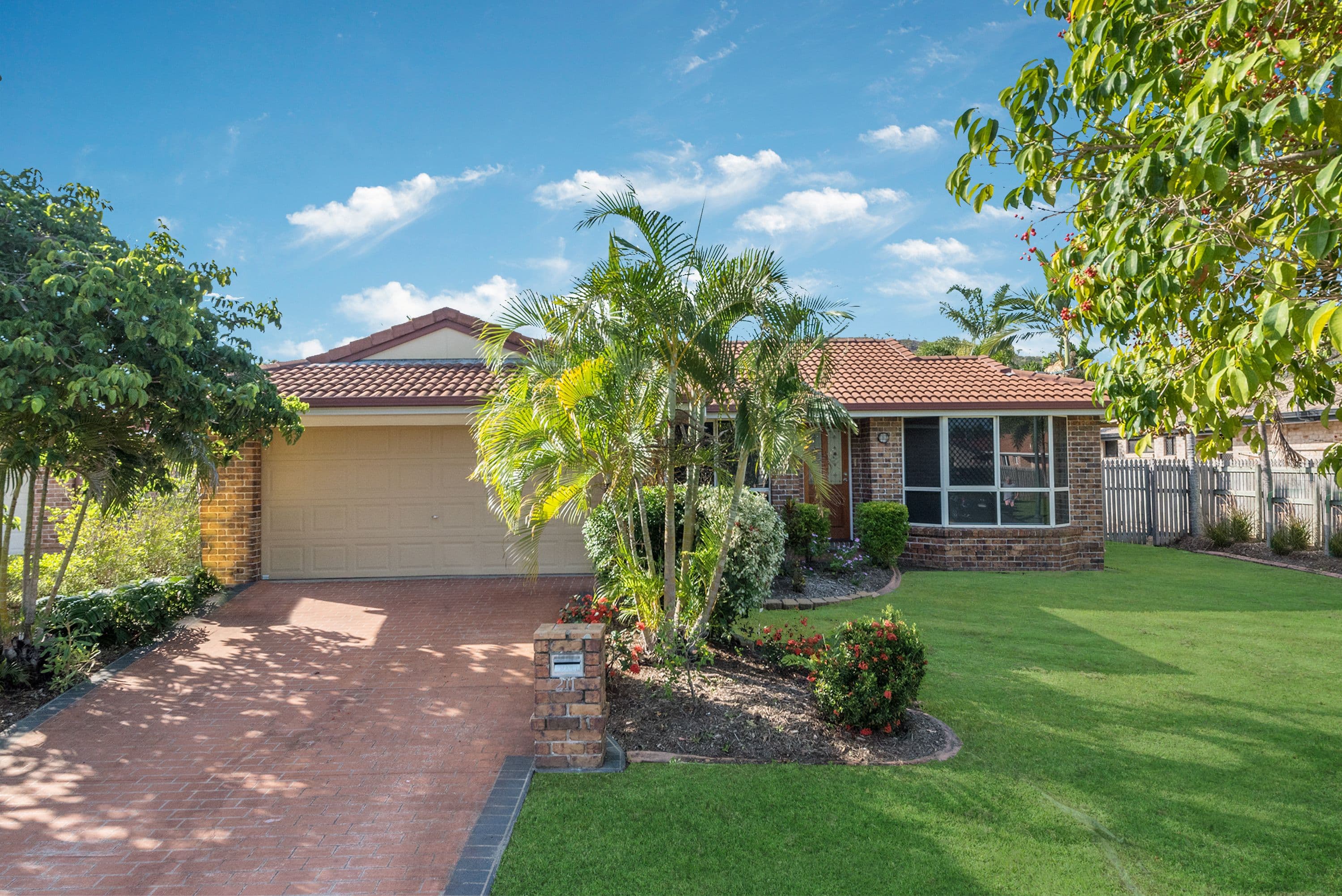 21 Dickenson Place, Kirwan QLD 4817, Kirwan - Image 1