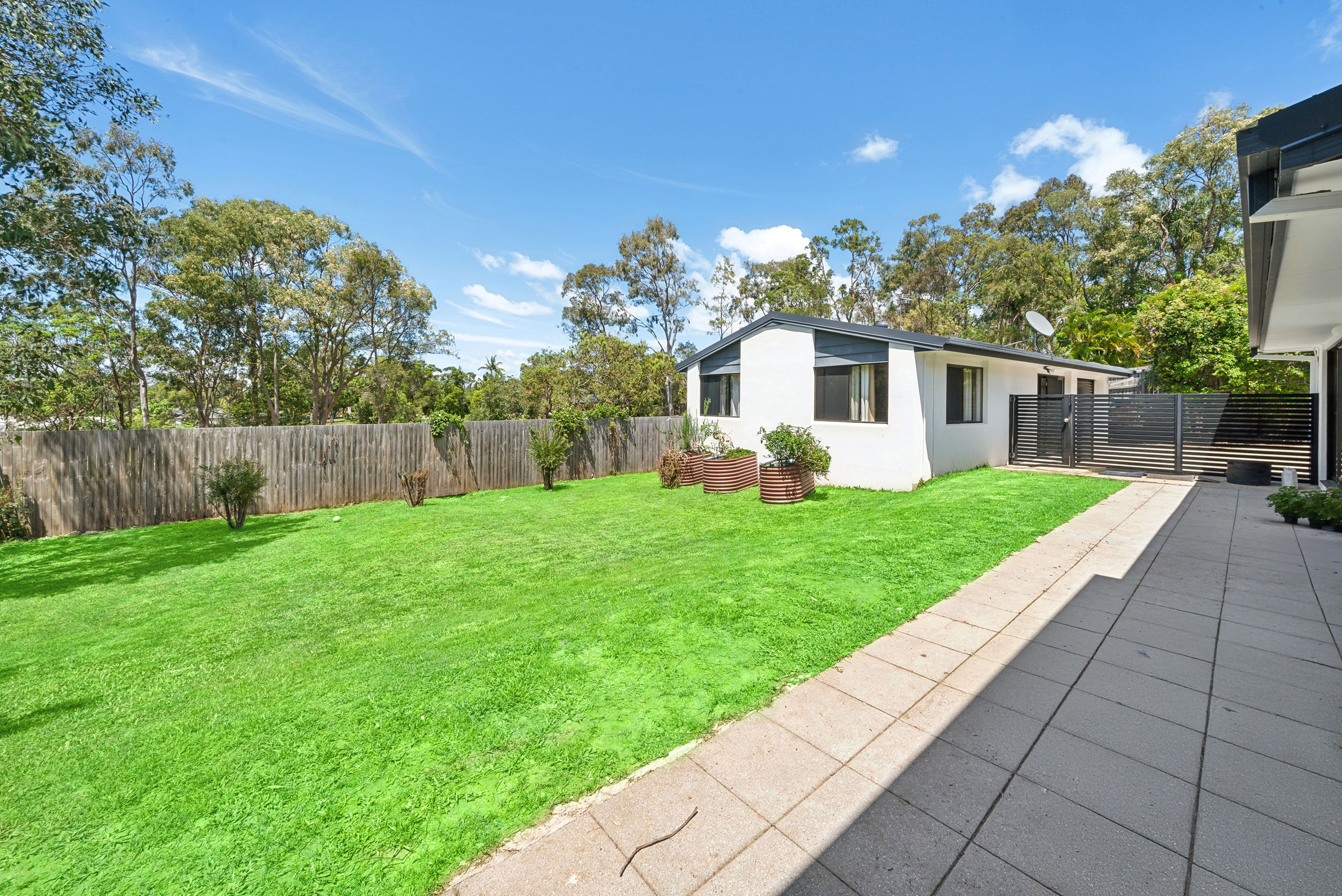 11 Armidale Crescent, Helensvale QLD 4212, Helensvale - Thumbnail 3