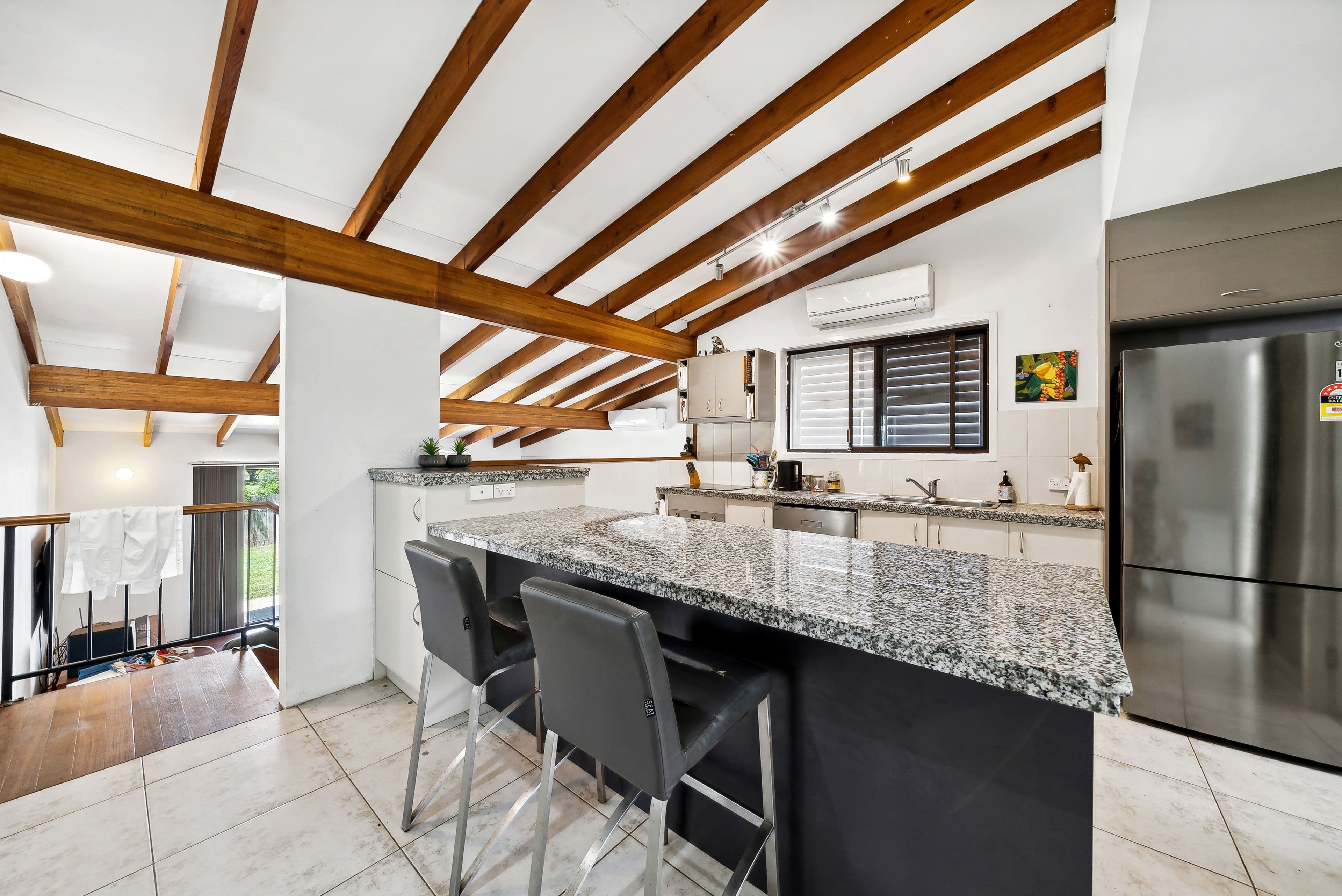 11 Armidale Crescent, Helensvale QLD 4212, Helensvale - Thumbnail 4