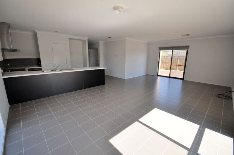 13 Darriwell Drive, BANNOCKBURN VIC 3331, Bannockburn - Thumbnail 7