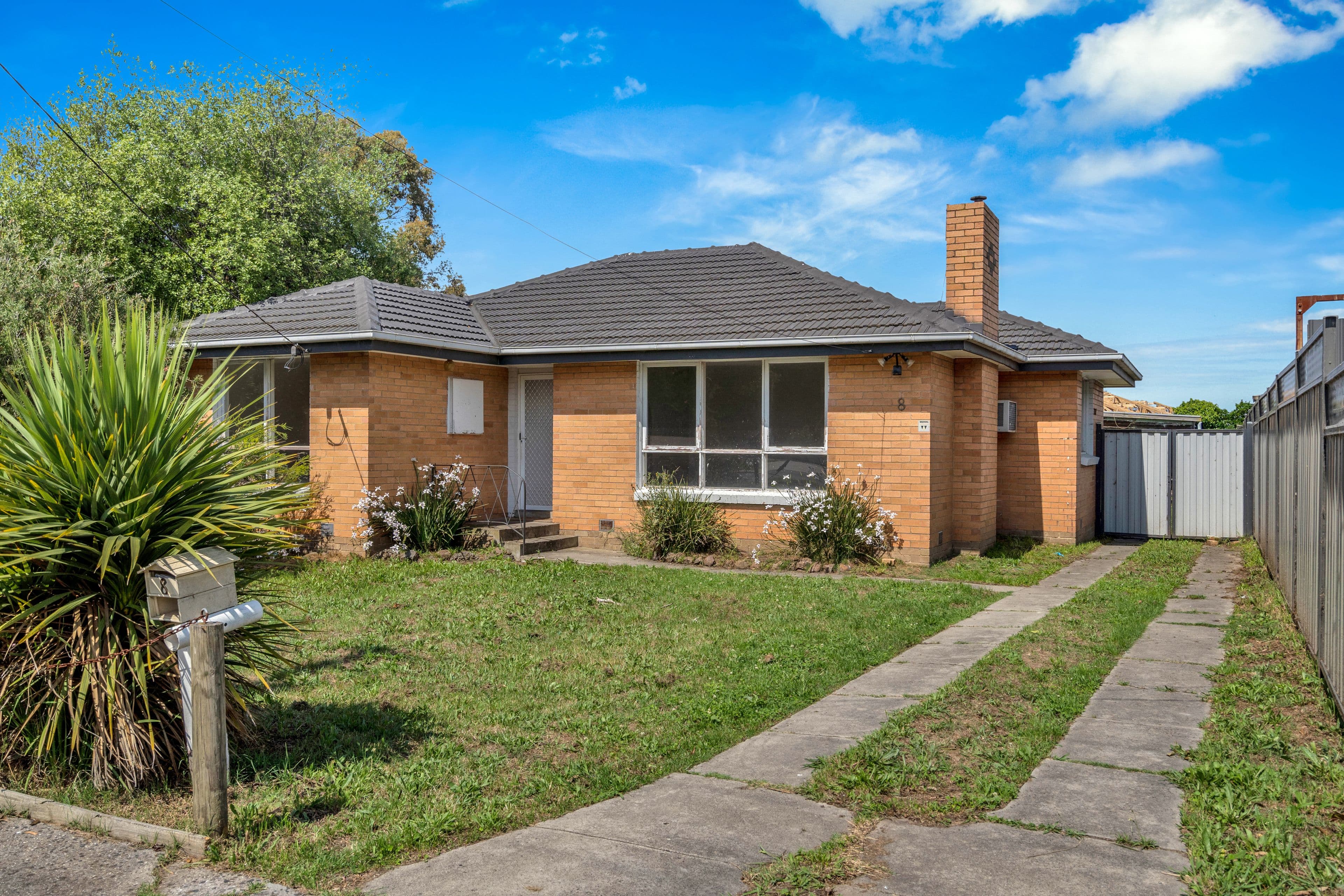 8 Coral Court, Craigieburn VIC 3064, Craigieburn - Thumbnail 2