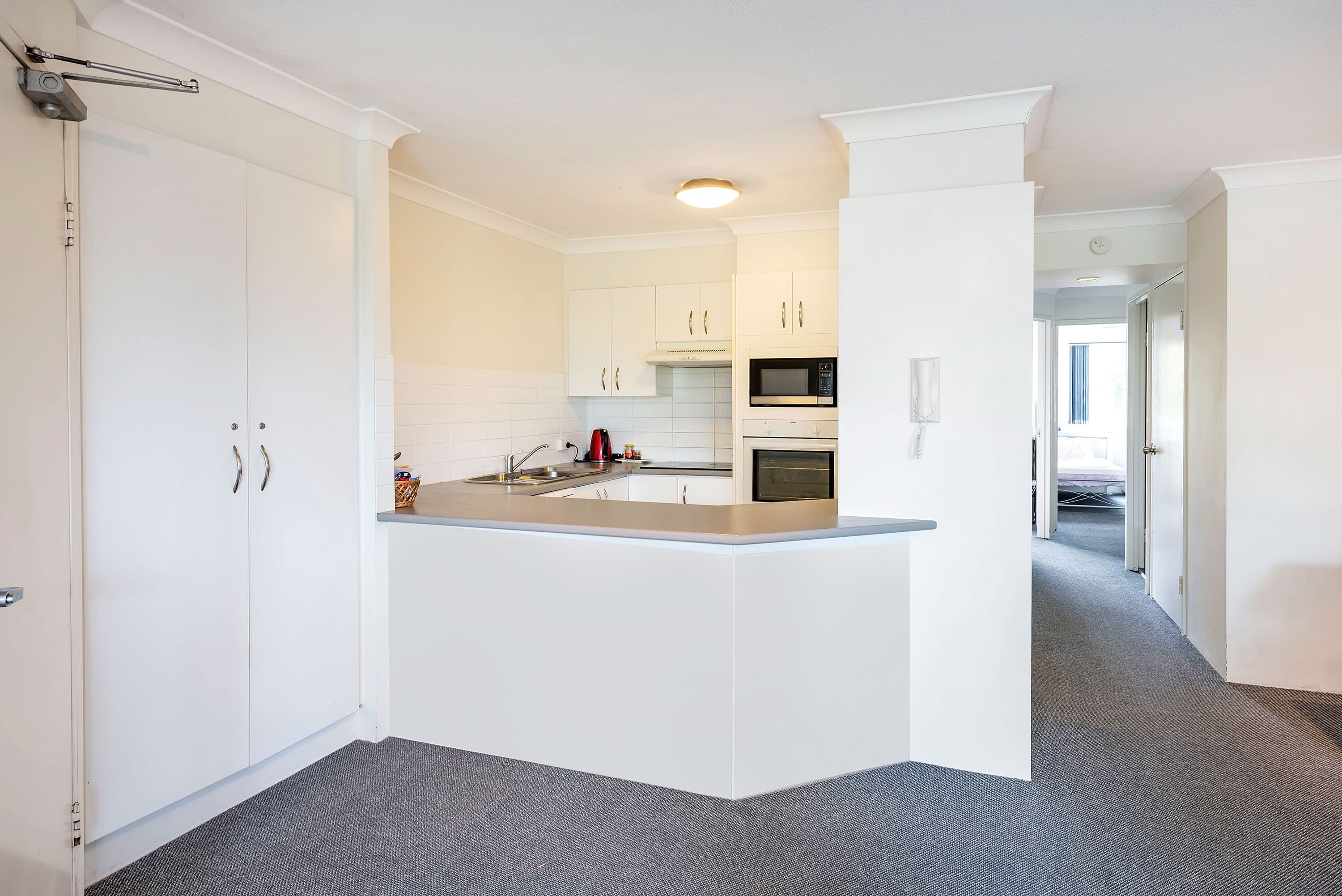 37 Bayview Street, Runaway Bay QLD 4216, Runaway Bay - Thumbnail 5