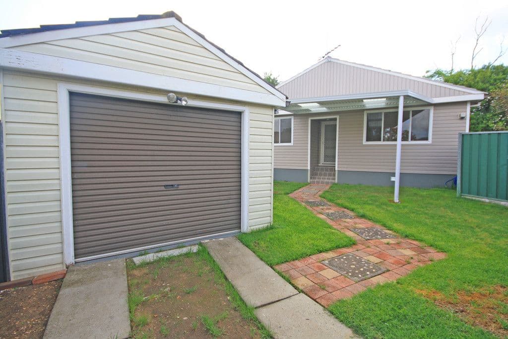 12 Argyle Place, Macquarie Fields - Thumbnail 2