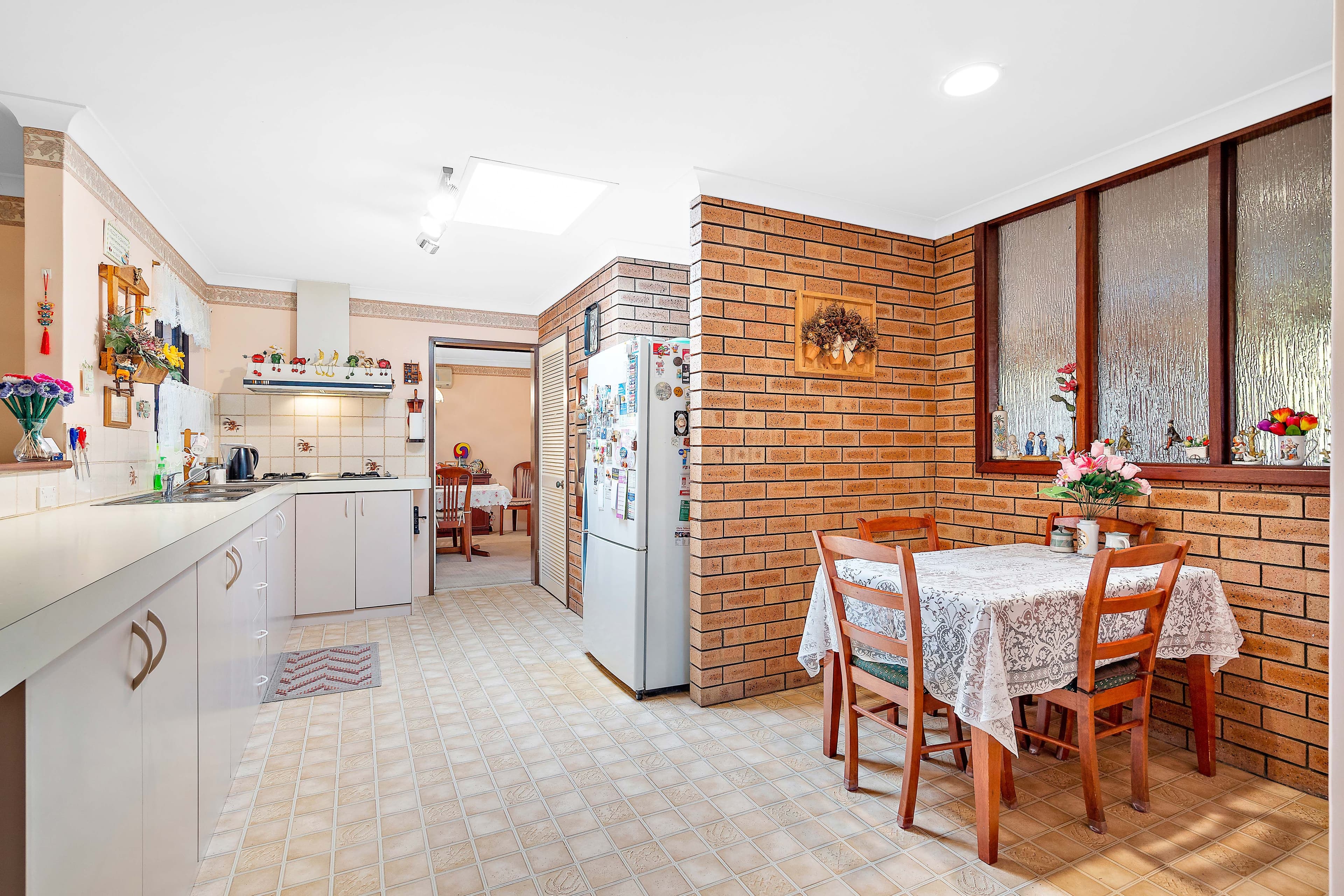 10 Crest Court, Thornlie WA 6108, Thornlie - Image 1