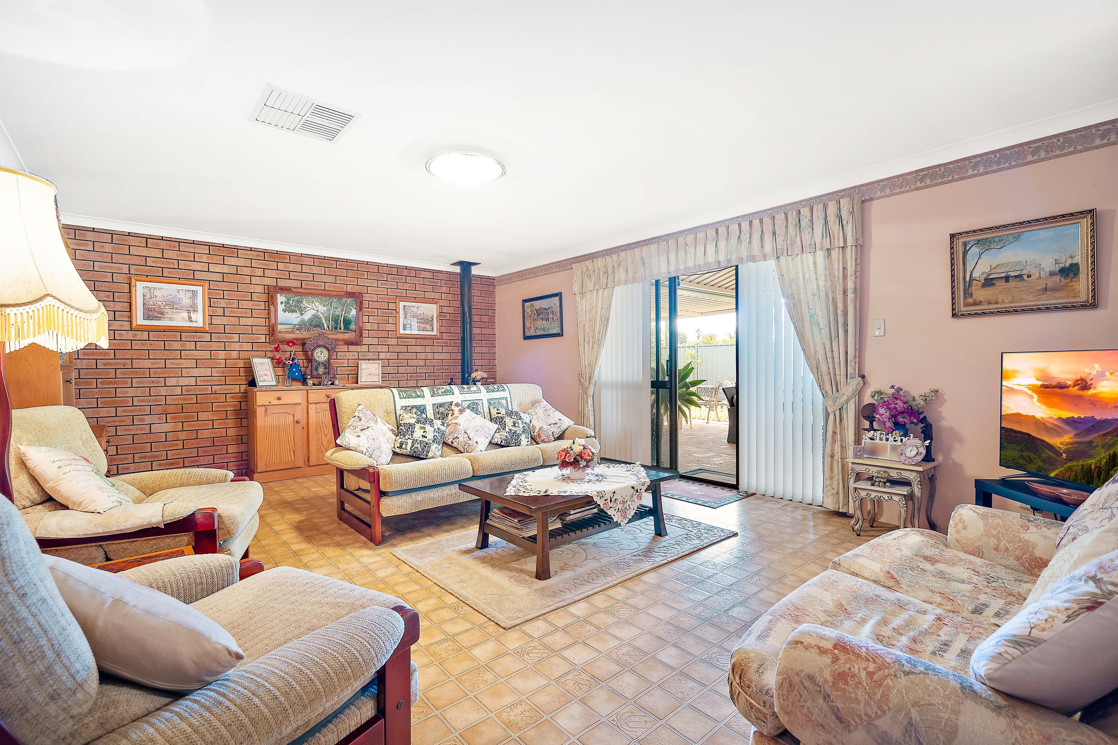 10 Crest Court, Thornlie WA 6108, Thornlie - Thumbnail 7