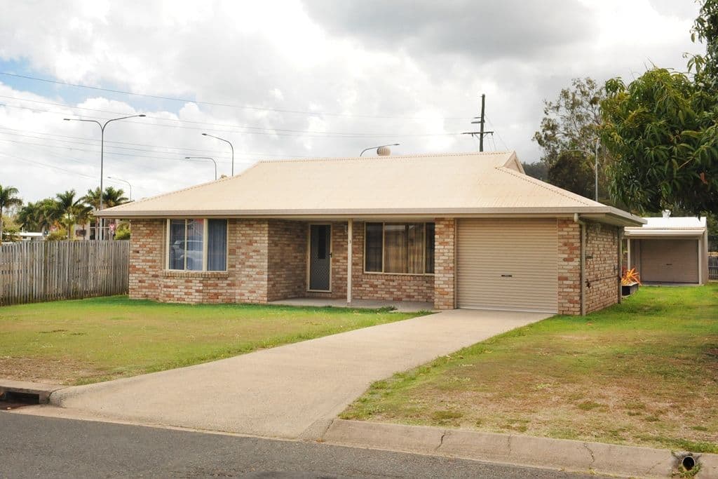 3 Manooka Drive, CANNONVALE QLD 4802, Cannonvale - Image 1