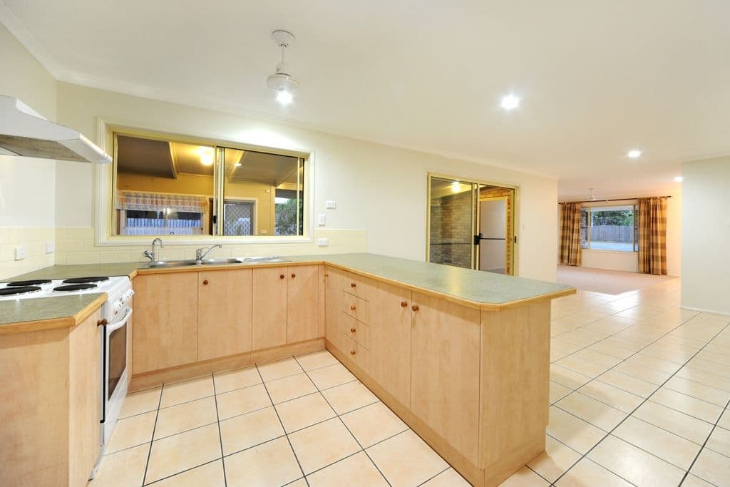 3 Manooka Drive, CANNONVALE QLD 4802, Cannonvale - Thumbnail 4