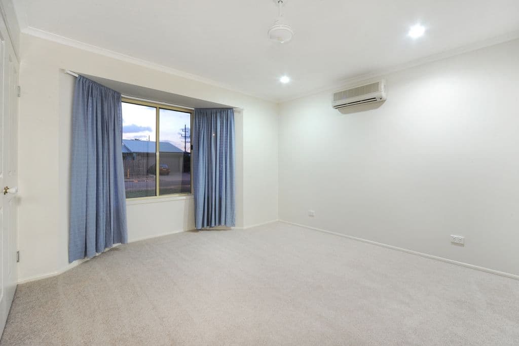 3 Manooka Drive, CANNONVALE QLD 4802, Cannonvale - Thumbnail 6
