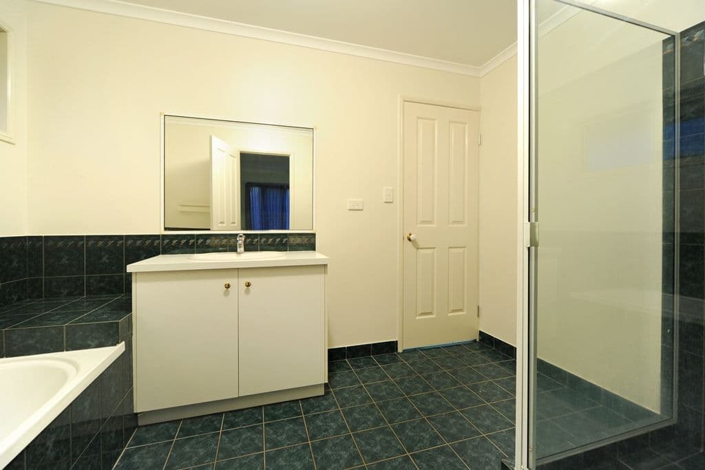 3 Manooka Drive, CANNONVALE QLD 4802, Cannonvale - Thumbnail 7