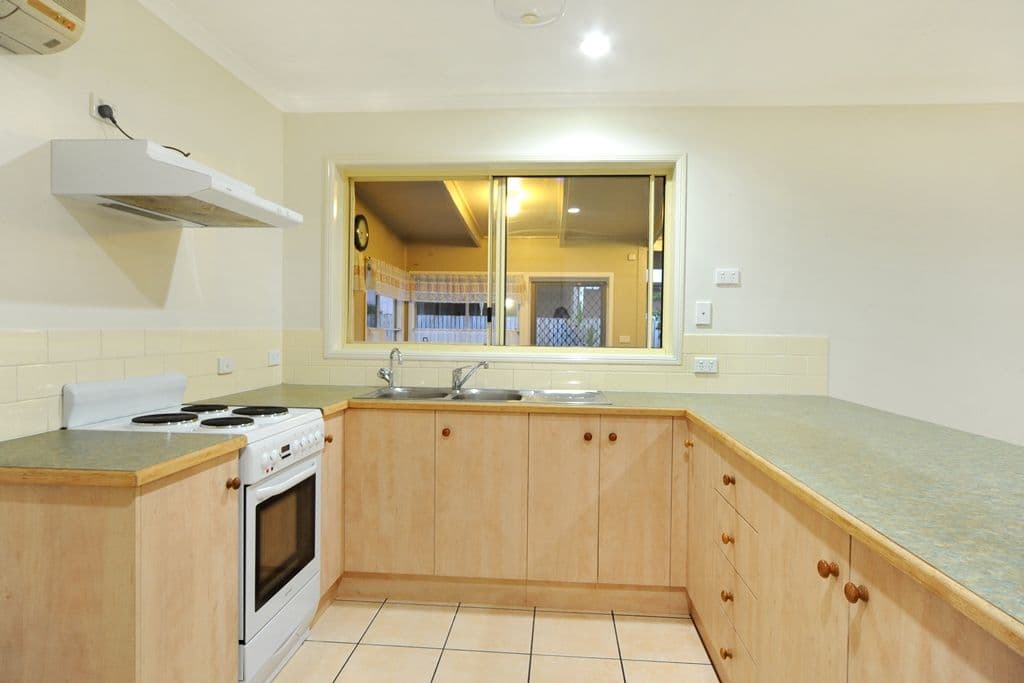 3 Manooka Drive, CANNONVALE QLD 4802, Cannonvale - Thumbnail 8