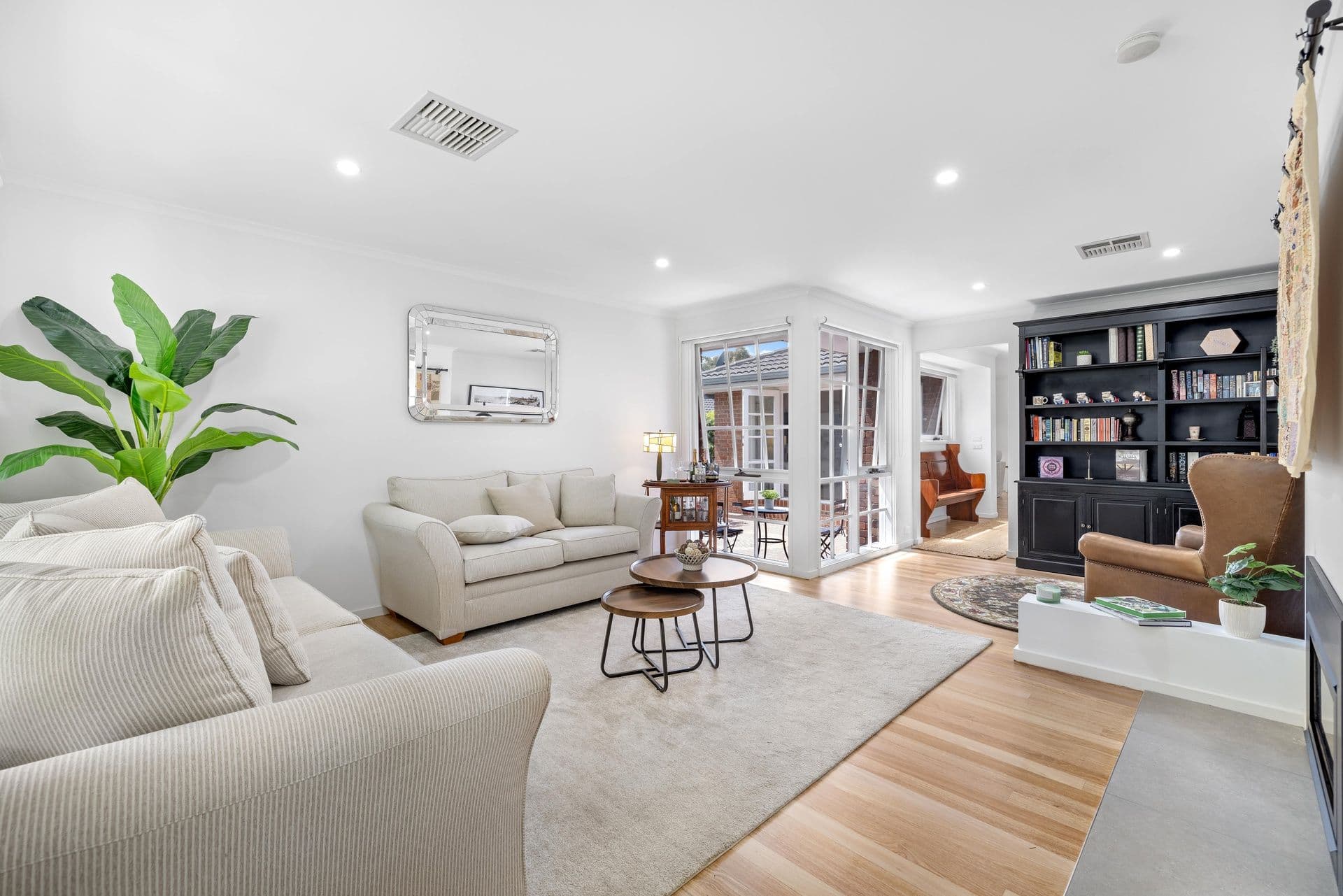 16 Neill Street, Berwick VIC 3806, Berwick - Thumbnail 2