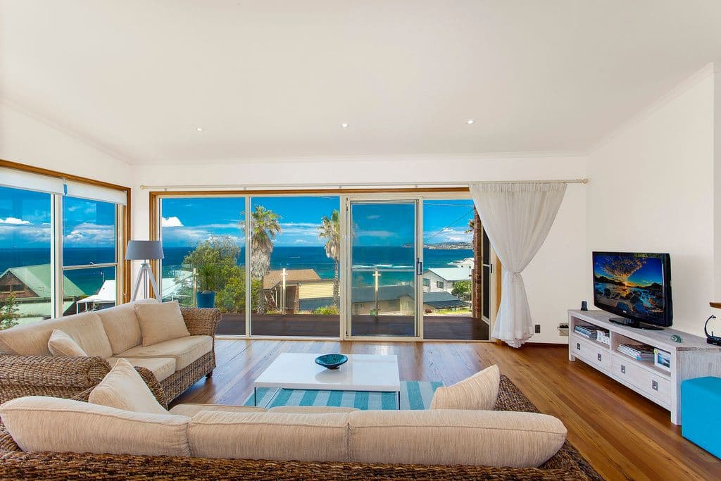 6 North Scenic Road, Forresters Beach - Image 1