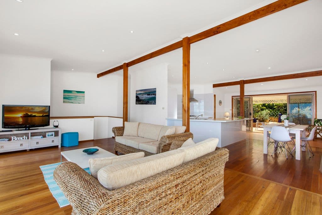 6 North Scenic Road, Forresters Beach - Thumbnail 3