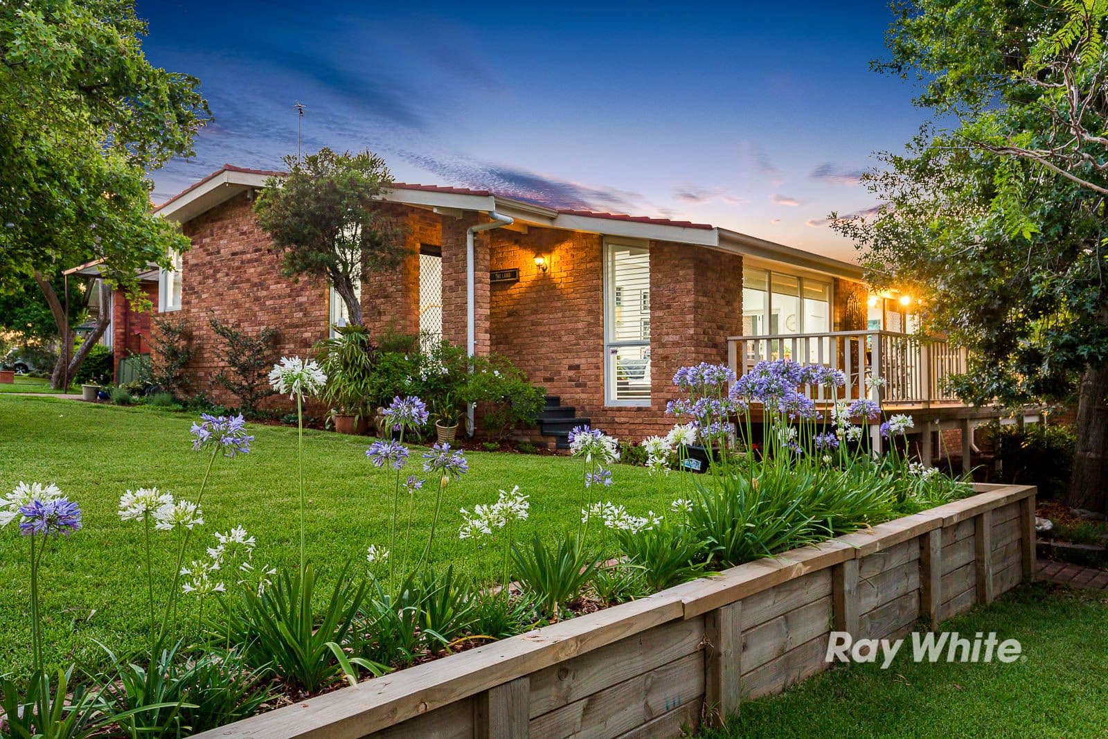 13 Plymouth Crescent, Kings Langley - Image 1