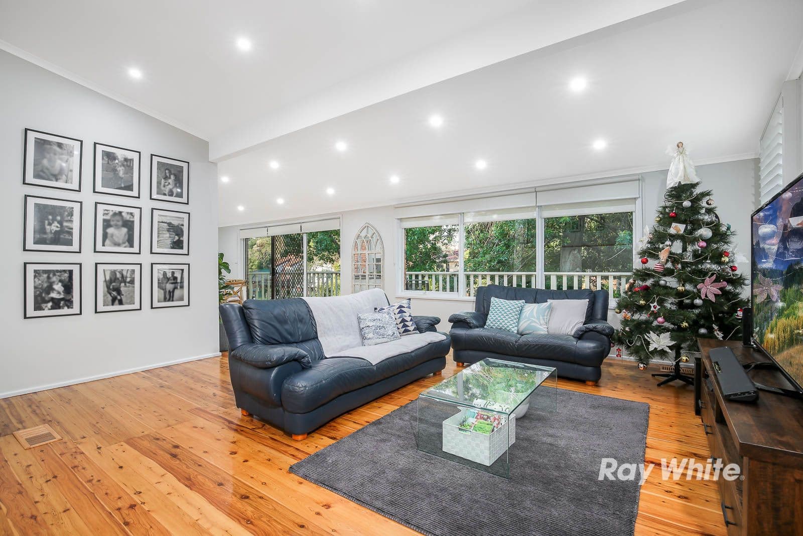 13 Plymouth Crescent, Kings Langley - Thumbnail 2