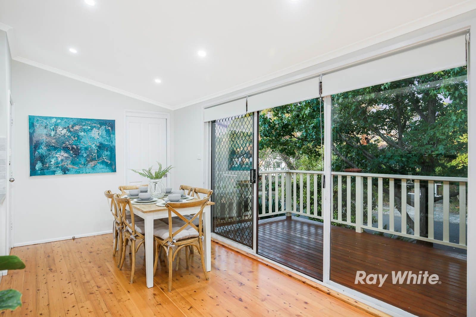 13 Plymouth Crescent, Kings Langley - Thumbnail 4