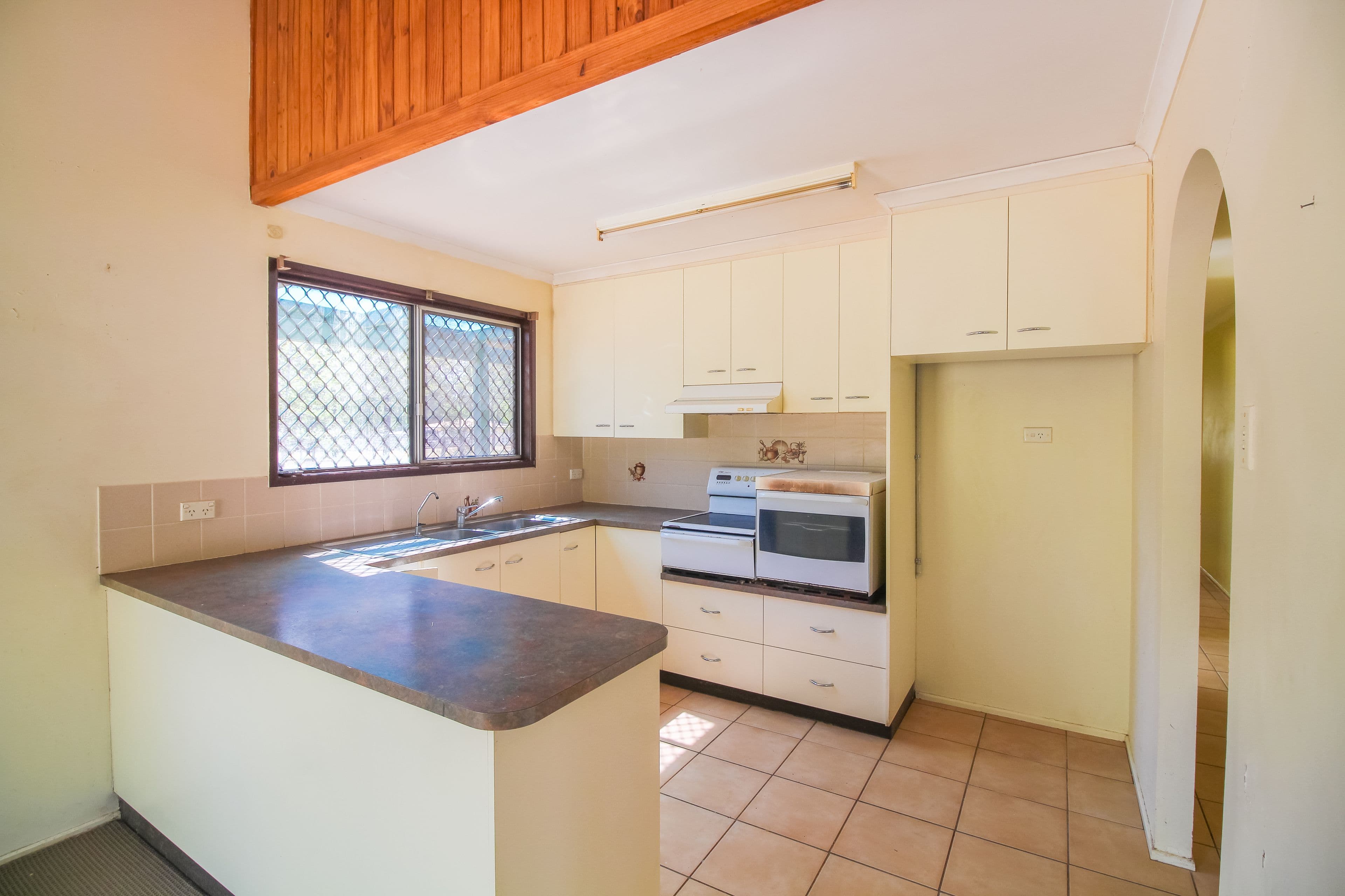 2 Tarana Avenue, Thagoona QLD 4306, Thagoona - Thumbnail 6
