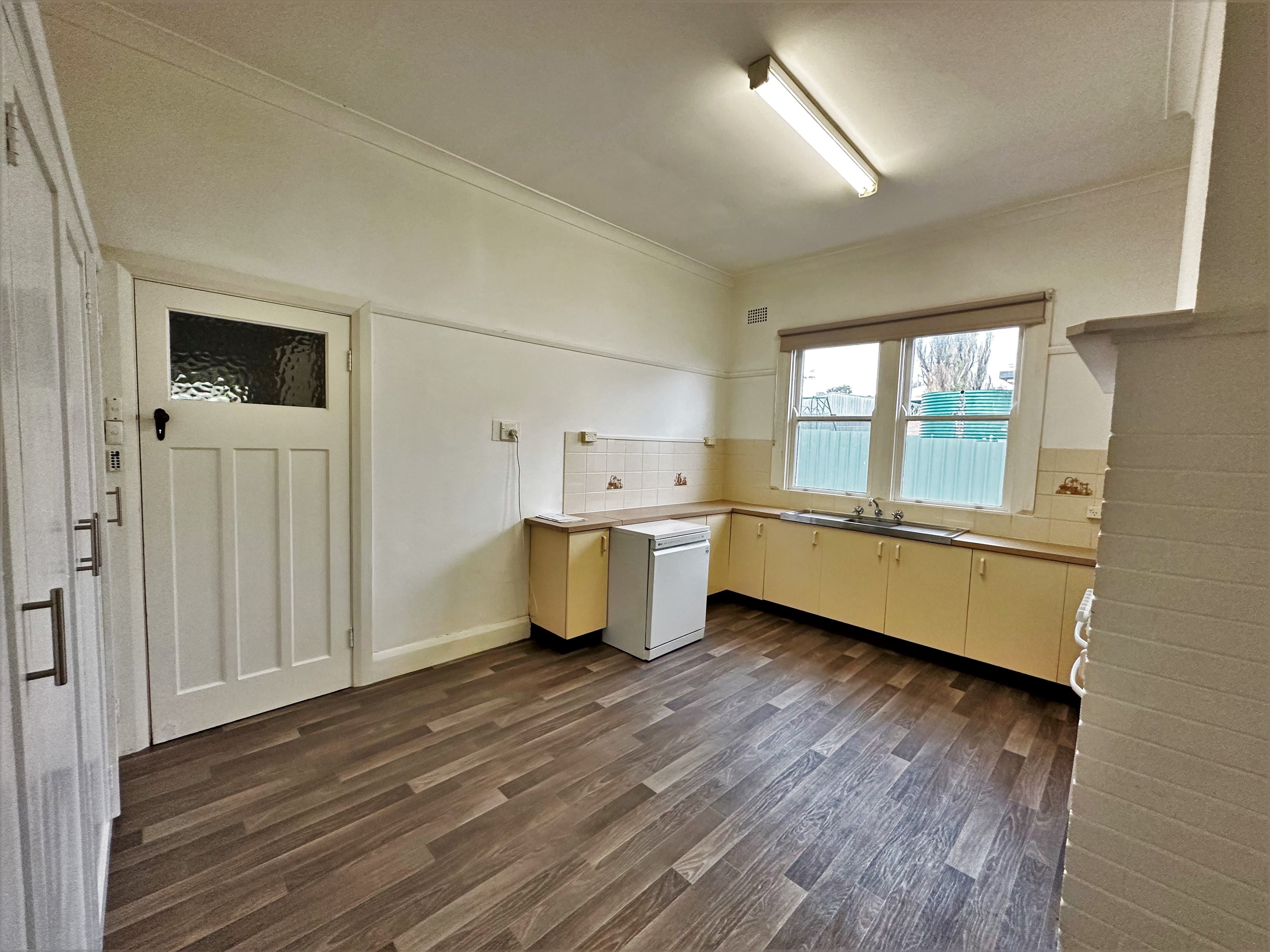 30 McLerie Street, Young NSW 2594, Young - Thumbnail 4